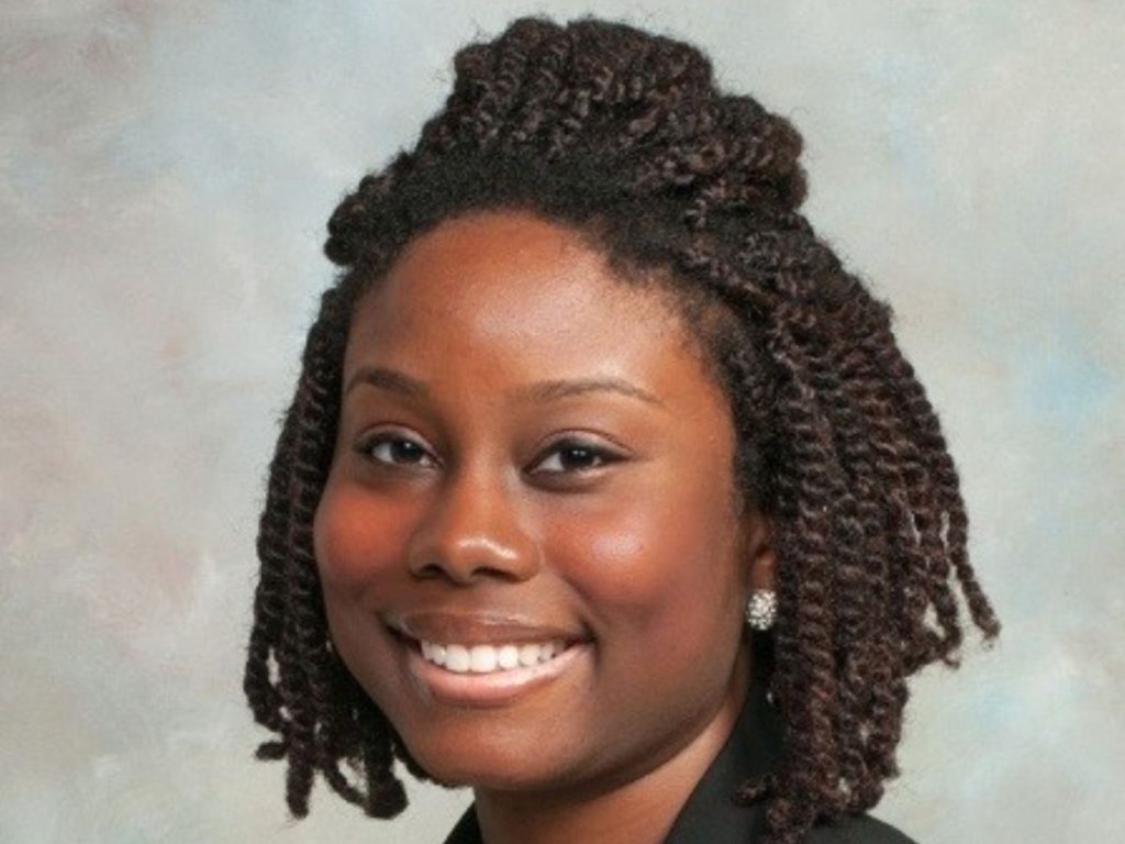 Na Shai Alexander, headshot